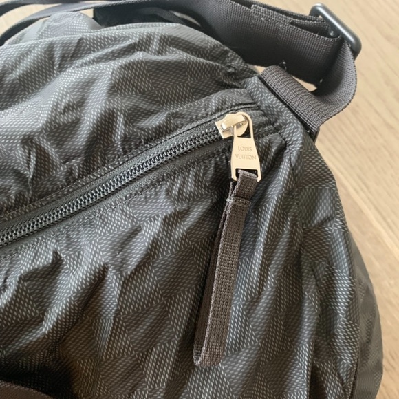 Limited Edition Louis Vuitton Duffle bag Graphite - Picture 12 of 13